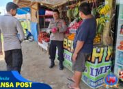 Jaga Kondusifitas Kamtibmas, Personil Polsek Cikijing Sambangi Pedagang Buah