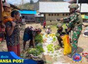 Aksi Humanis Satgas TNI di Sinak: Borong Dagangan Mama Papua