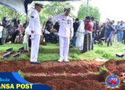 Danpasmar 1 Berikan Penghormatan Terakhir Kepada Rekan Satu Angkatannya