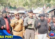 Negara Hadir di Tanah Papua: Pangkogabwilhan III Kunjungi Kabupaten Puncak, Serahkan Bantuan untuk Pengungsi