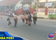 Wujud Pelayanan Kepada Masyarakat, Ps. Panit Samapta l Polsek Cikijing Rutin Laksanakan Pengaturan Lalin