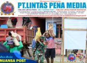 Satgas TMMD Kodim 1505/Tidore Bersama Warga Gotong Royong Ambil Material Pasir Untuk Pembangunan Lapangan Bola Voli