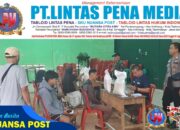 Polsek Kawali Polres Ciamis Awasi Distribusi Bantuan Pangan ke Warga Lumbung