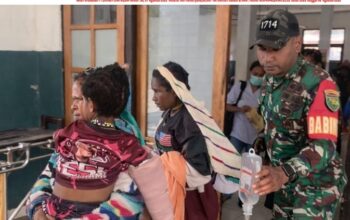 Koramil 1714-01/Mulia Menjadi Pelindung Rakyat Dampingi Evakuasi Korban Menuju RSUD Nabire