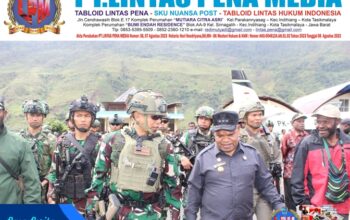 Kodim 1714/Puncak Jaya dan Polri Kawal Ketat Gubernur Papua Tengah Tinjau Korban Insiden Sinak, Instruksikan Status Tanggap Darurat dan Biaya Medis Ditanggung Penuh