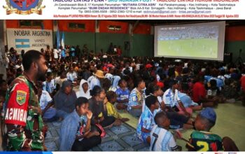 Kodim 1714/Puncak Jaya Gelar Nobar Piala Dunia 2026, Pererat Keakraban Bersama Masyarakat