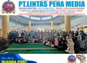 Pengurus Masjid Hasanah Desa Muntai bersama Mahasiswa Kuliah Kerja Nyata (KKN) Universitas Riau