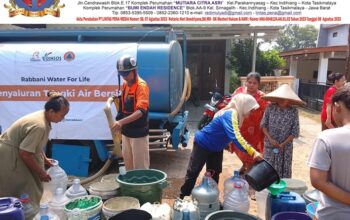 Tangani Krisis Air Bersih, Dinsos Kabupaten Bogor Bersama LAZ Rabbani Salurkan 203.400 Liter Air Bersih ke Wilayah yang Terdampak Kekeringan
