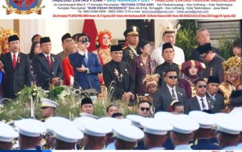 Panglima TNI Hadiri Upacara Penurunan Bendera Sang Merah Putih di Istana Merdeka