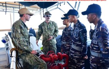 Latihan Pengenalan Alat Penyelamatan Kapal Perkuat Kemampuan TNI dan Unsur Maritim AS