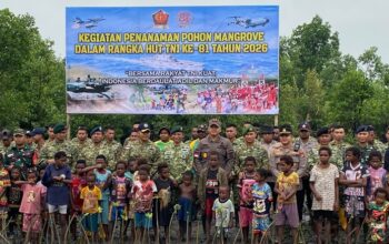 Jaga Kelestarian Lingkungan, Kodim 1710/Mimika Tanam Mangrove Sambut HUT ke-81 TNI