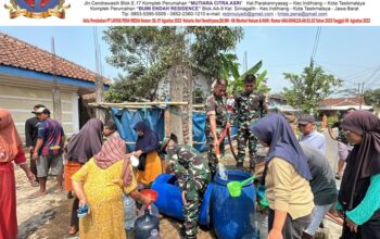 Kodim 0612/Tasikmalaya bersama Yonif TP 335/Macan Sukapura Salurkan Air Bersih untuk 450 Warga Sukarame