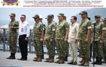 Wapang TNI Dampingi Menhan RI Anugerahkan Satyalancana Dharma Samudera kepada Personel JMSDF