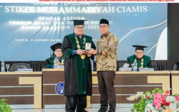 Sekda Ciamis Tekankan Integritas dan Pengabdian, 235 Wisudawan STIKes Muhammadiyah Ciamis Siap Mengabdi